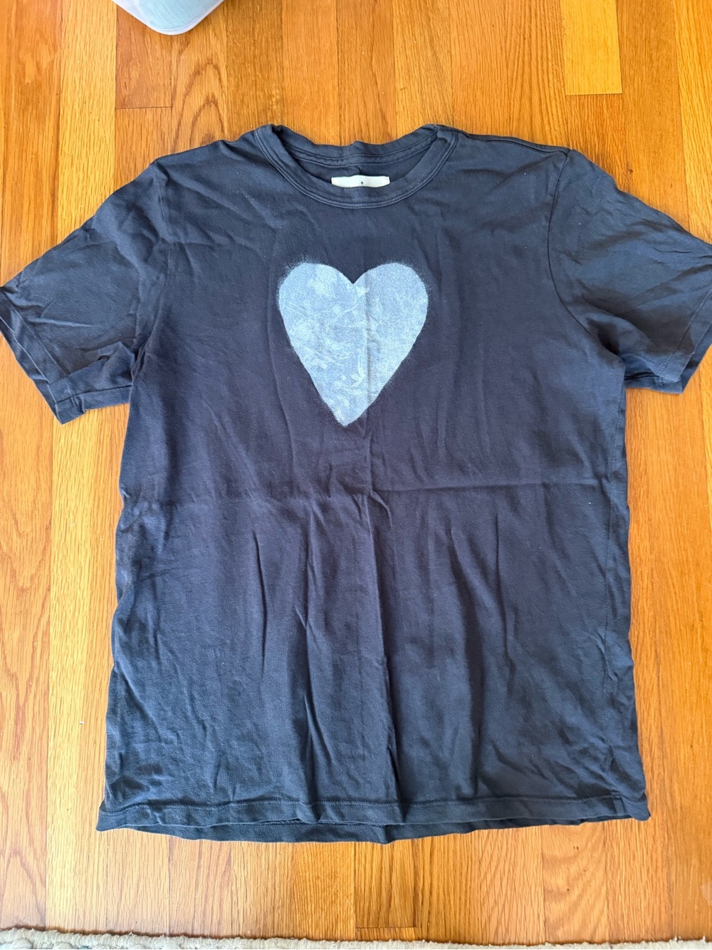 Imogene + Willie Heart Graphic Tee Medium Washed Black